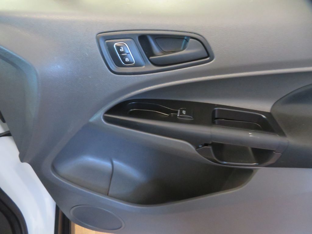 Photo 32 of this FORD TRANSIT CONNECT