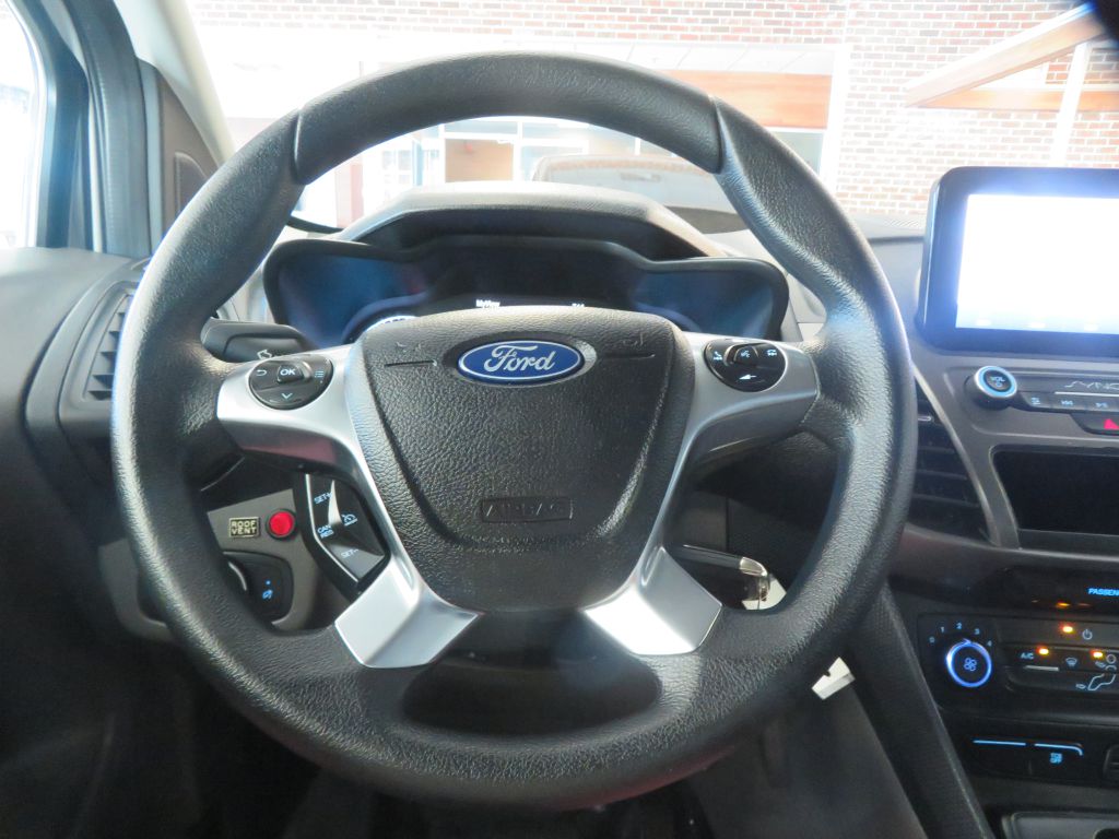Photo 33 of this FORD TRANSIT CONNECT
