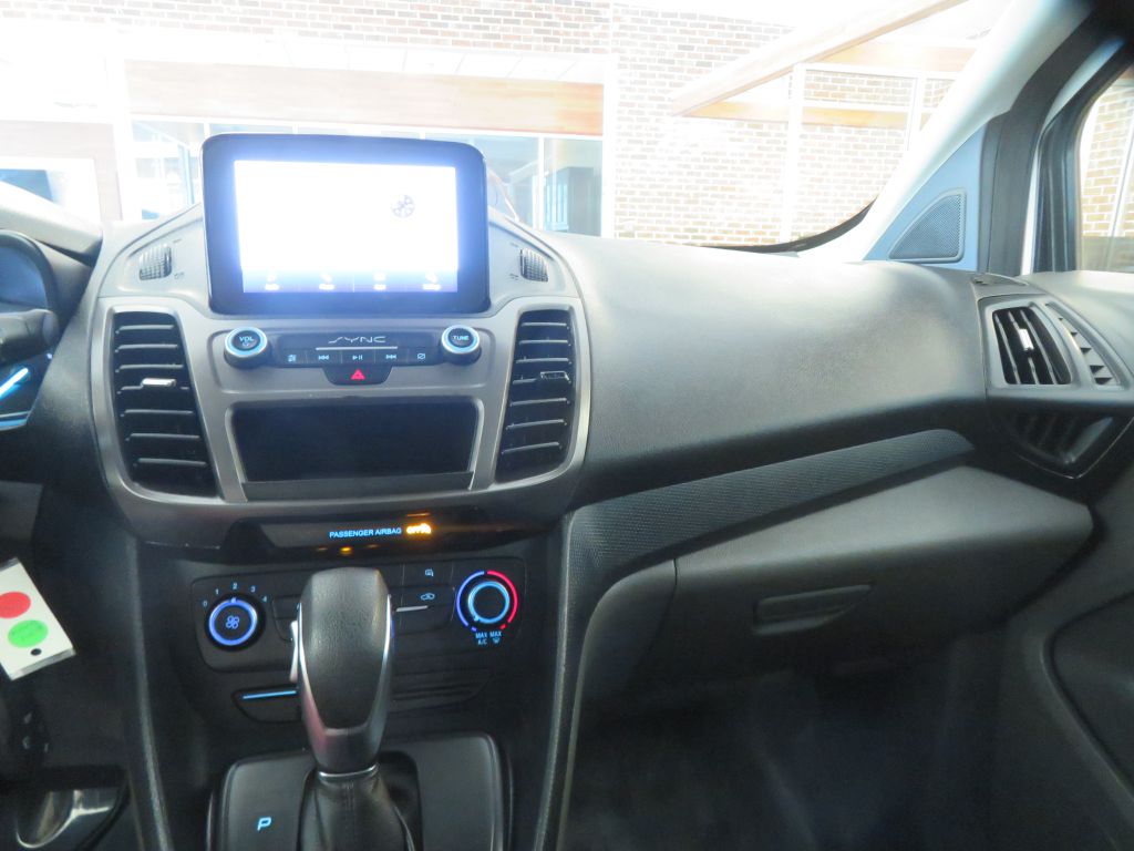 Photo 40 of this FORD TRANSIT CONNECT