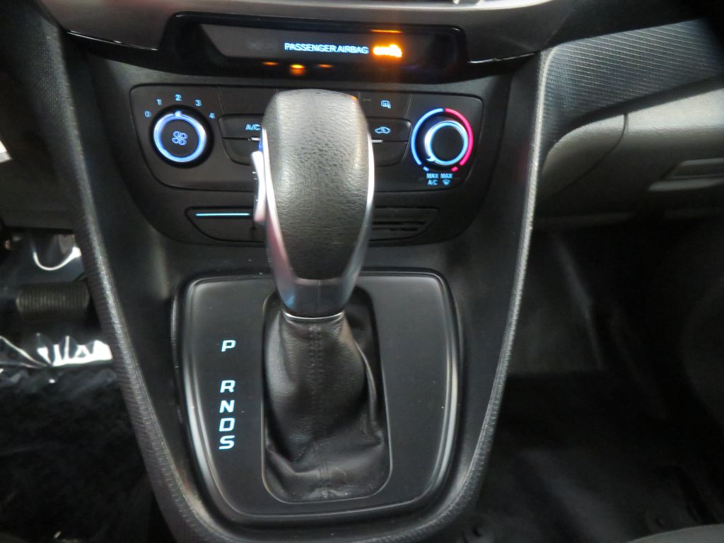 Photo 46 of this FORD TRANSIT CONNECT