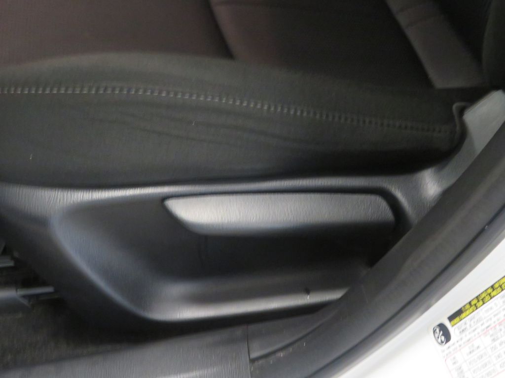 Photo 16 of this MAZDA CX-3