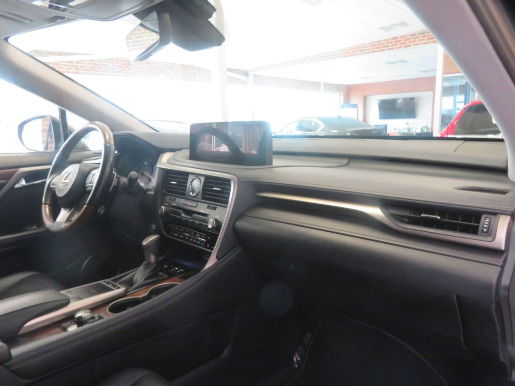 Photo 28 of this LEXUS RX L