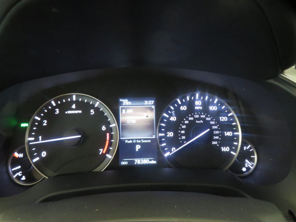 Photo 30 of this LEXUS RX L