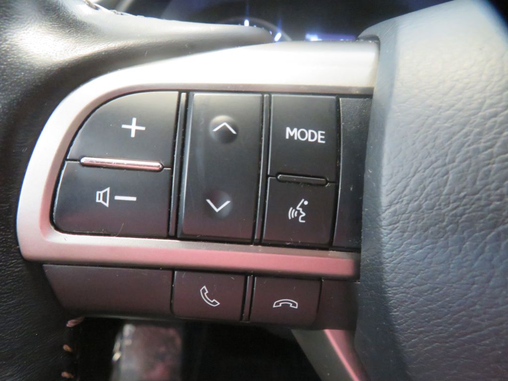 Photo 32 of this LEXUS RX L