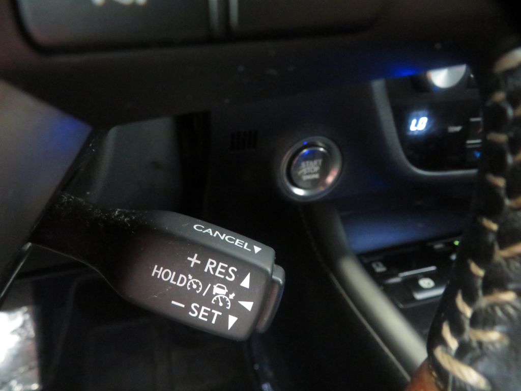 Photo 34 of this LEXUS RX L
