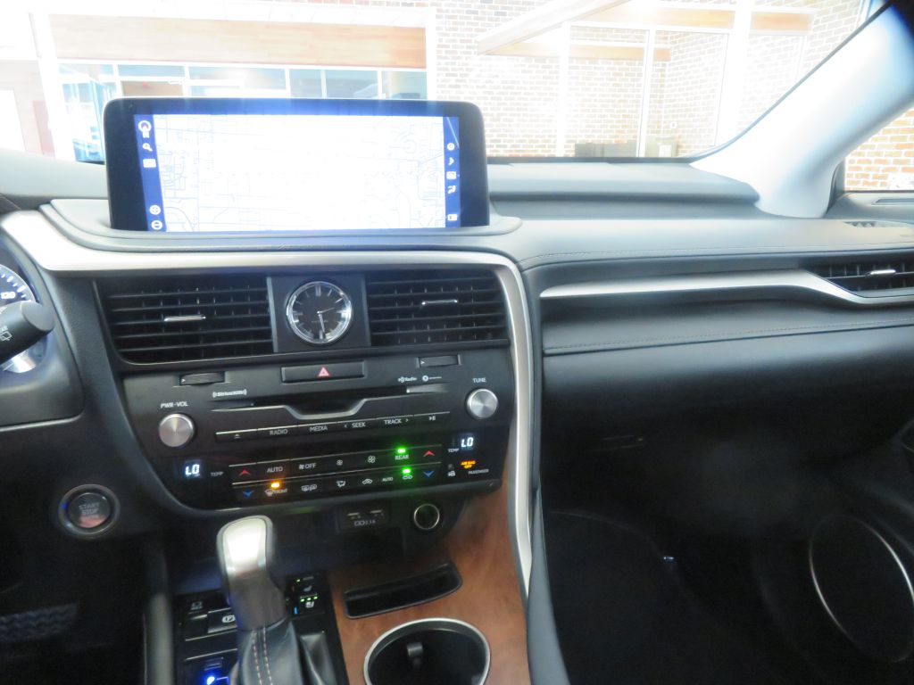 Photo 36 of this LEXUS RX L