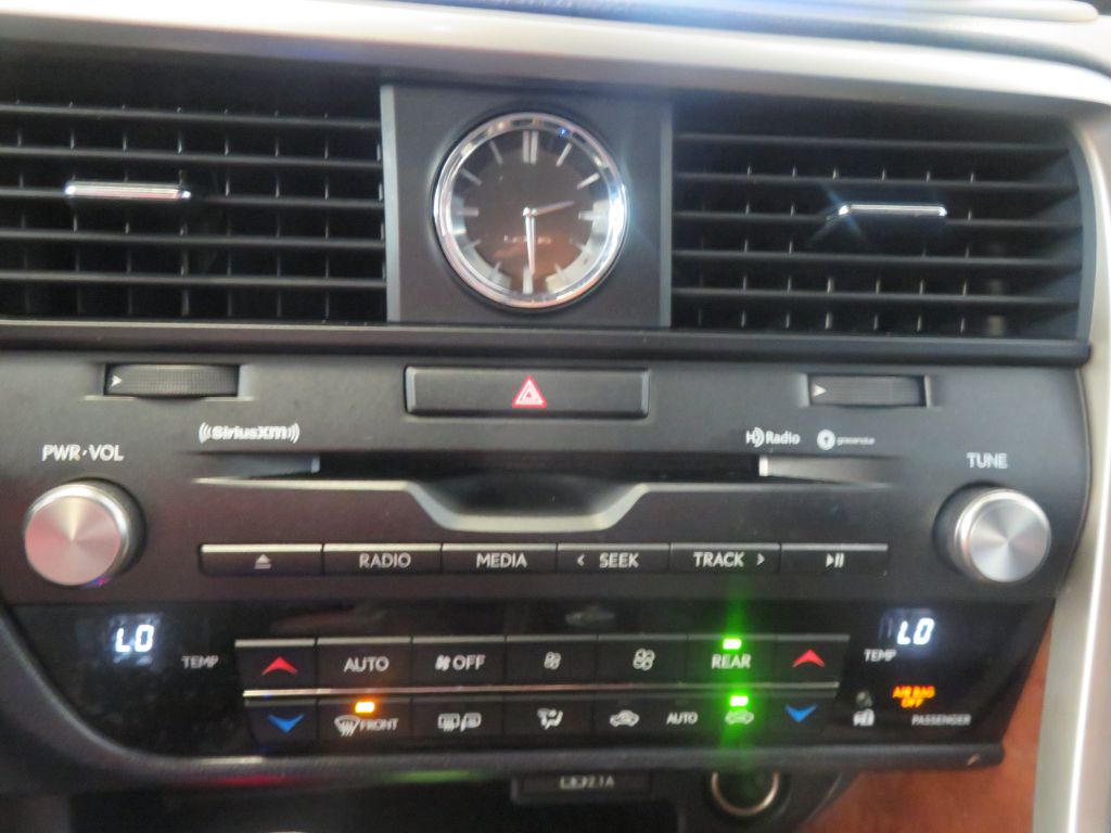 Photo 41 of this LEXUS RX L
