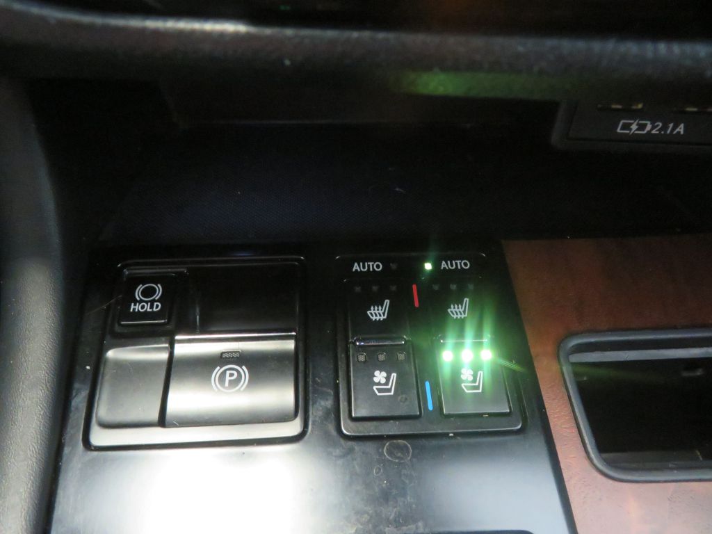 Photo 43 of this LEXUS RX L