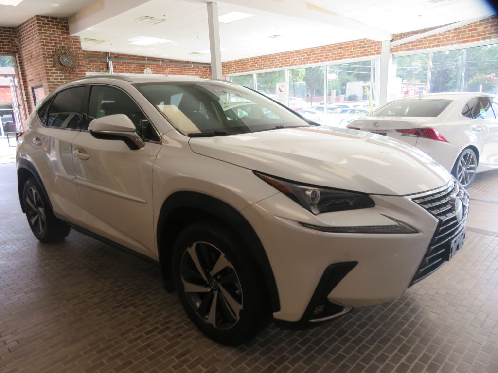 Photo 3 of this LEXUS NX