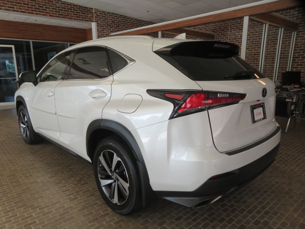 Photo 6 of this LEXUS NX