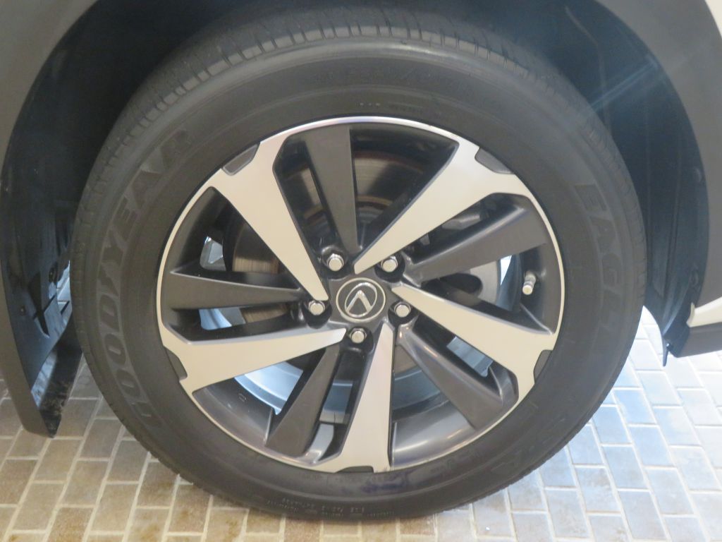 Photo 10 of this LEXUS NX