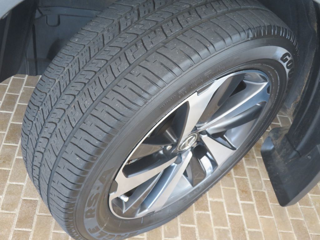Photo 11 of this LEXUS NX