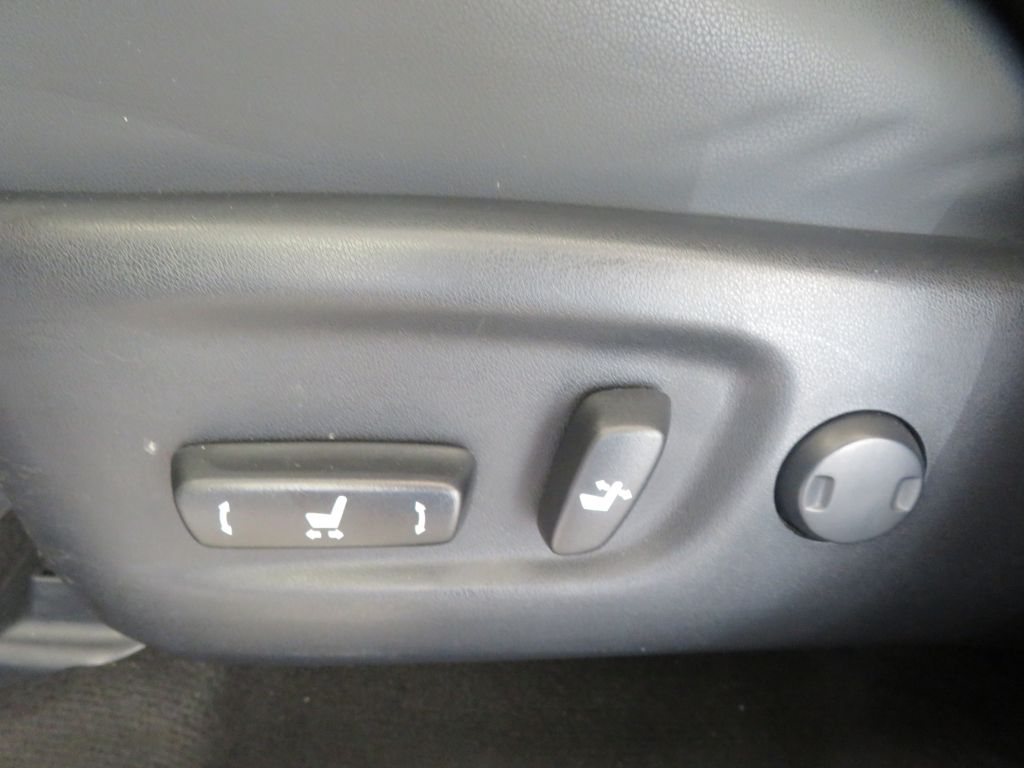 Photo 16 of this LEXUS NX