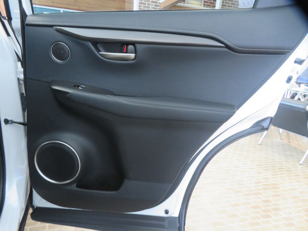 Photo 20 of this LEXUS NX