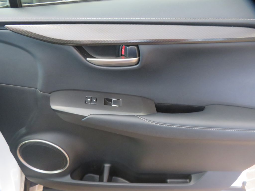 Photo 24 of this LEXUS NX