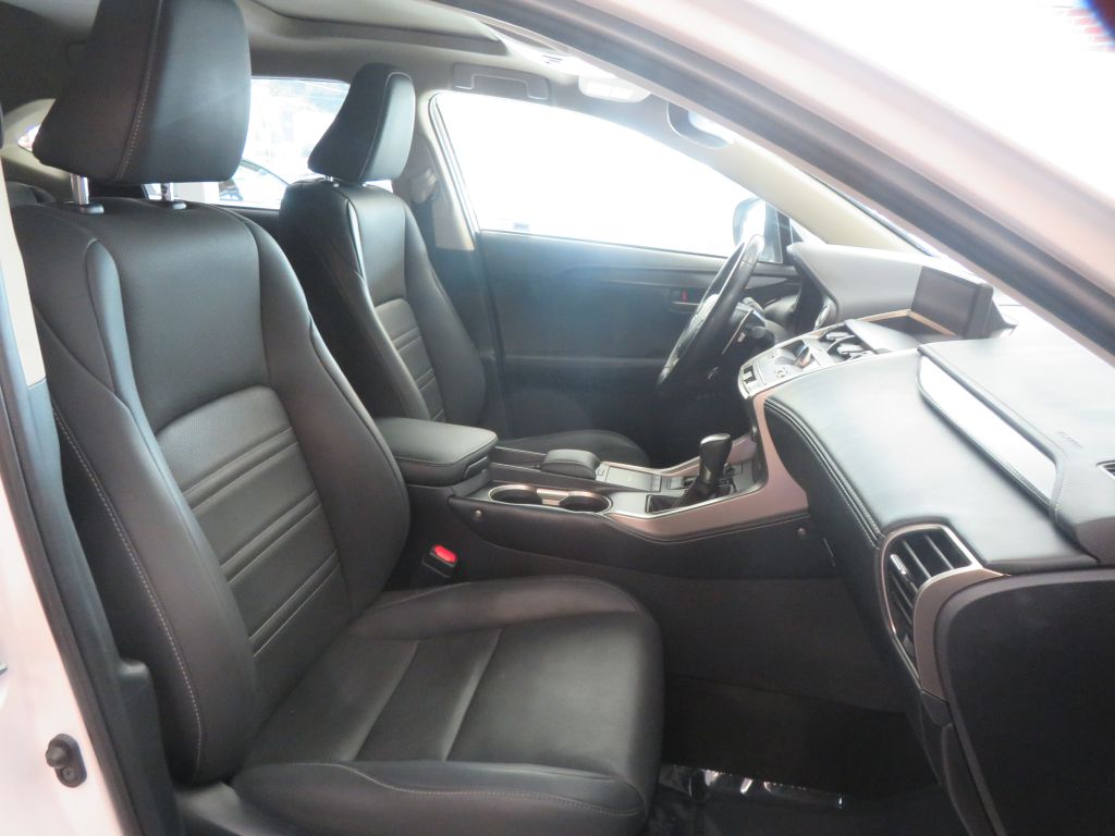 Photo 25 of this LEXUS NX