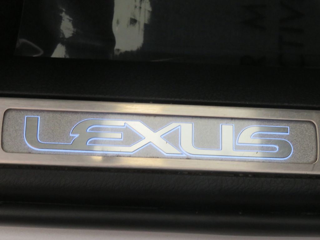 Photo 27 of this LEXUS NX