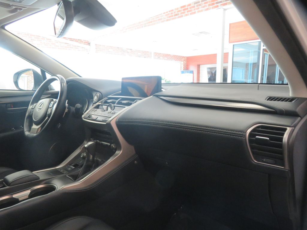 Photo 29 of this LEXUS NX