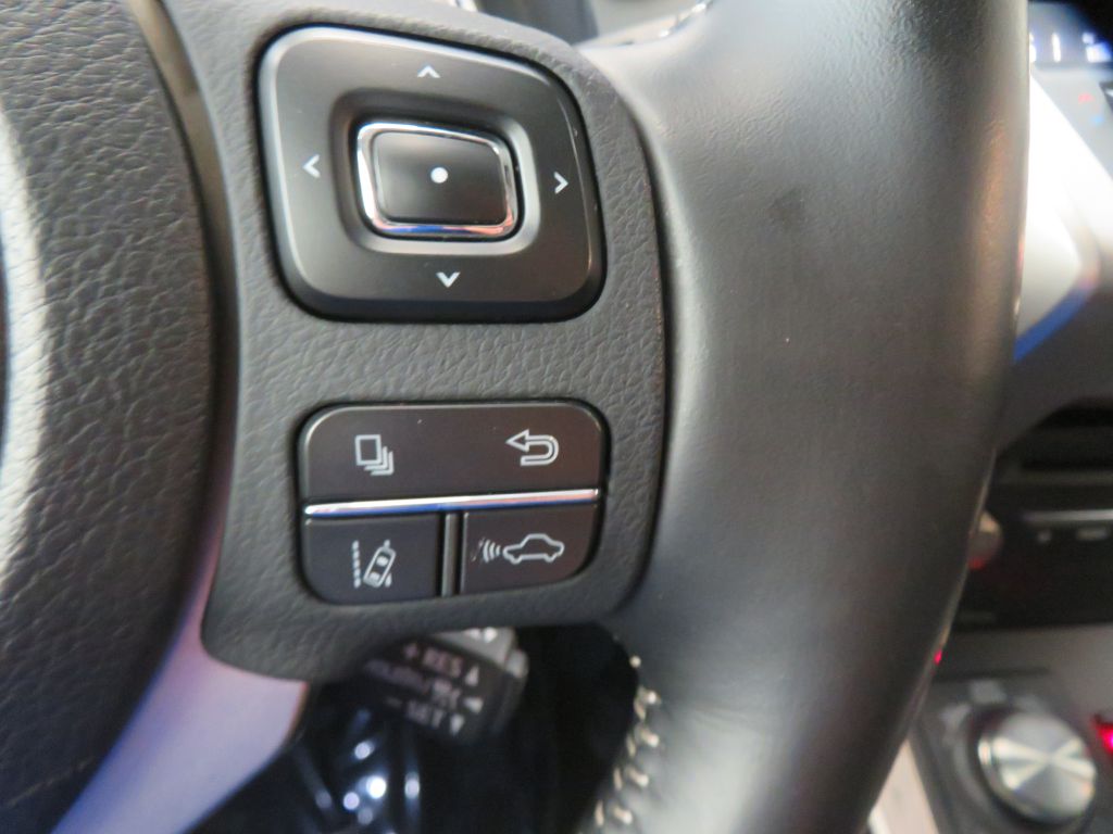 Photo 34 of this LEXUS NX