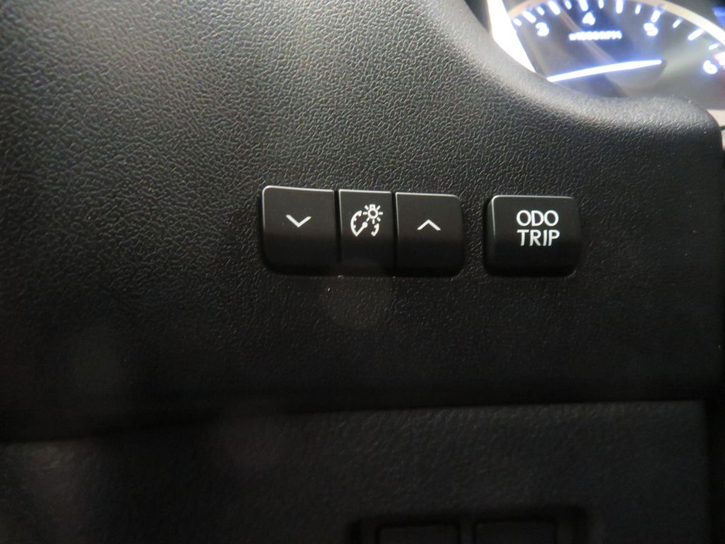 Photo 35 of this LEXUS NX