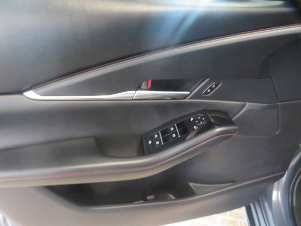 Photo 14 of this MAZDA CX-30