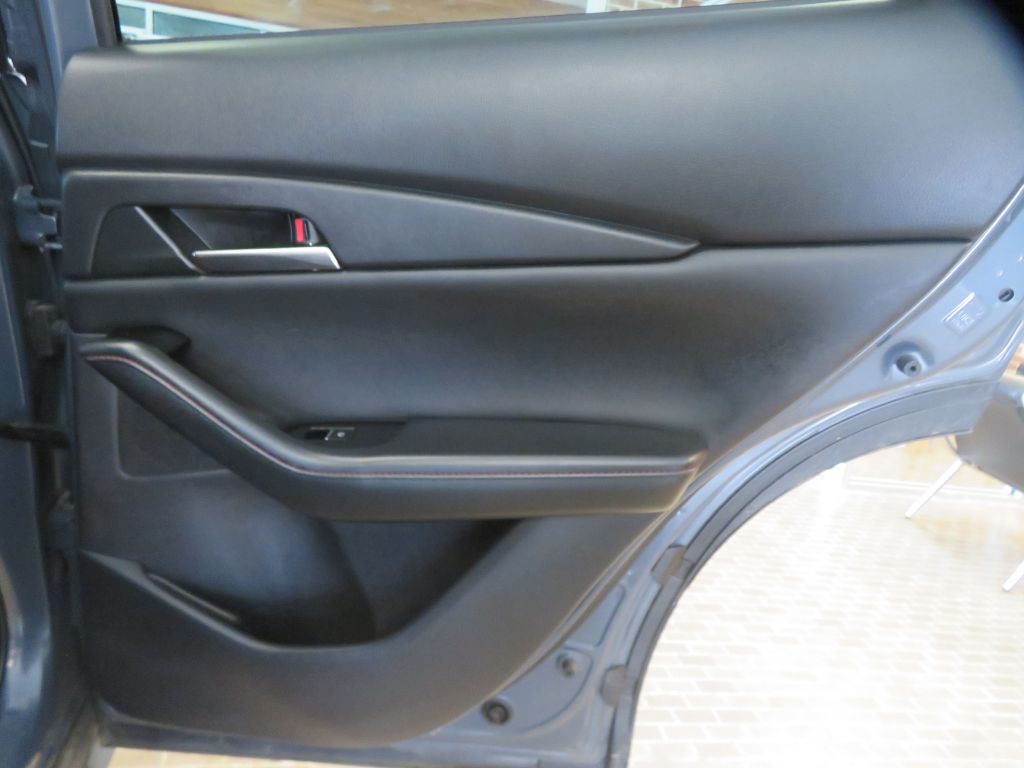 Photo 20 of this MAZDA CX-30
