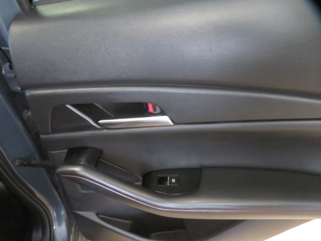 Photo 21 of this MAZDA CX-30