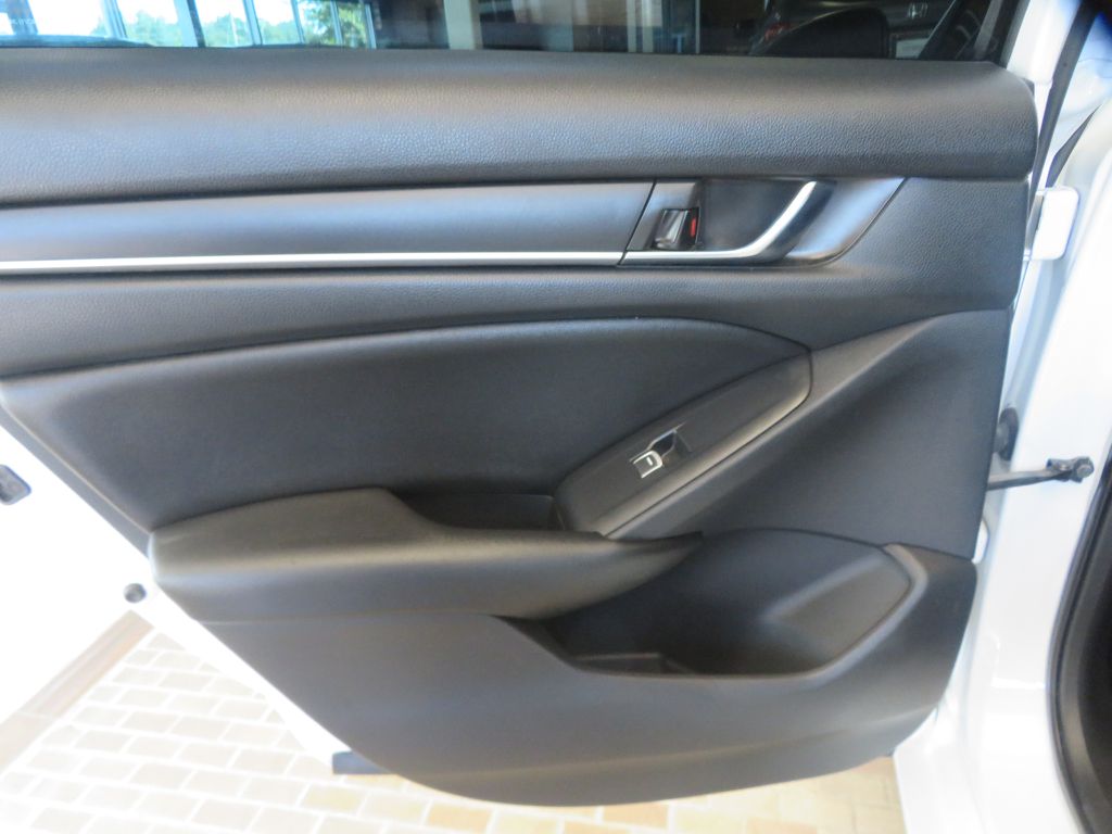 Photo 17 of this HONDA ACCORD