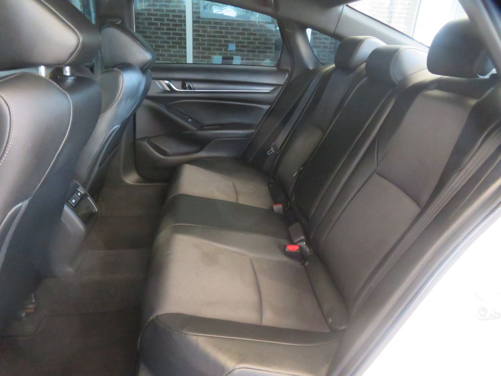 Photo 19 of this HONDA ACCORD
