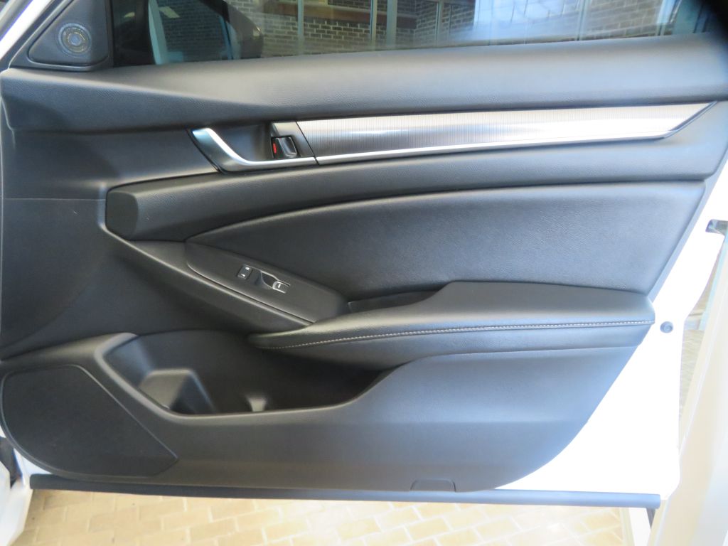Photo 22 of this HONDA ACCORD