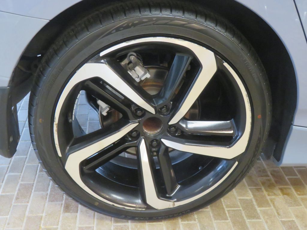Photo 9 of this HONDA ACCORD