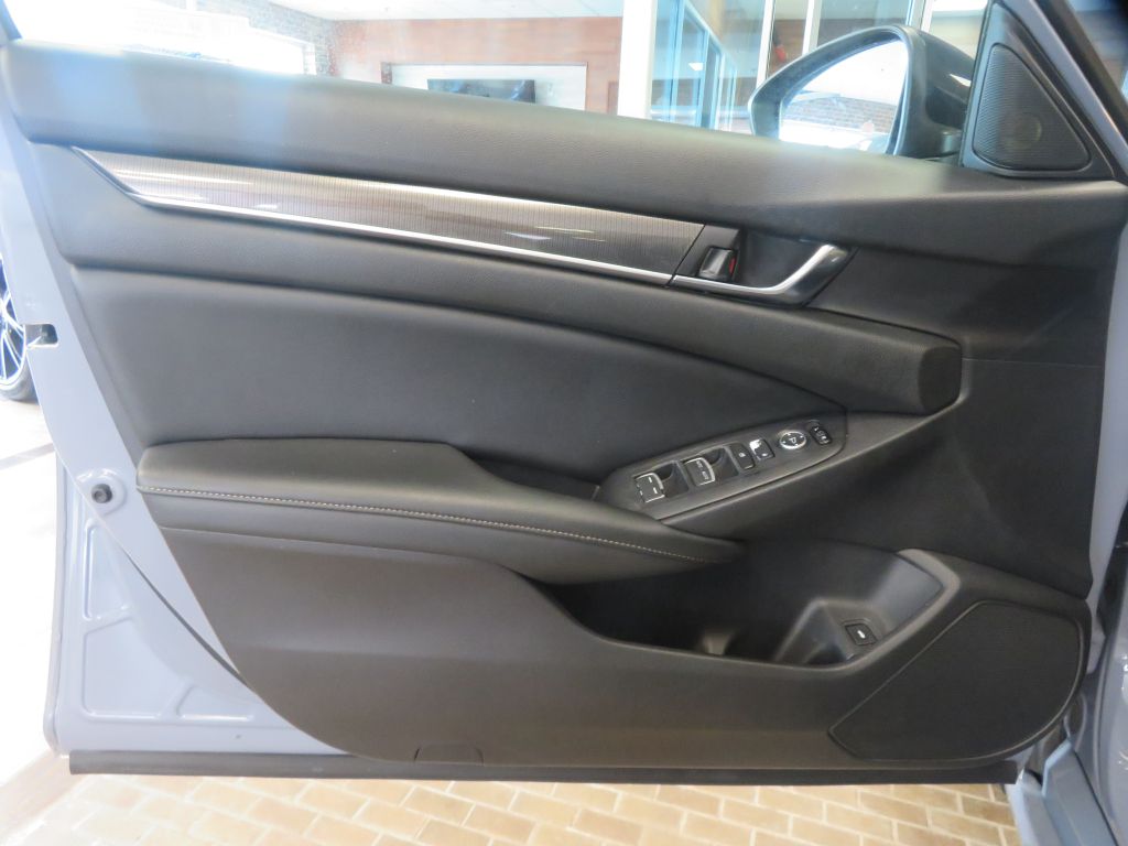Photo 13 of this HONDA ACCORD