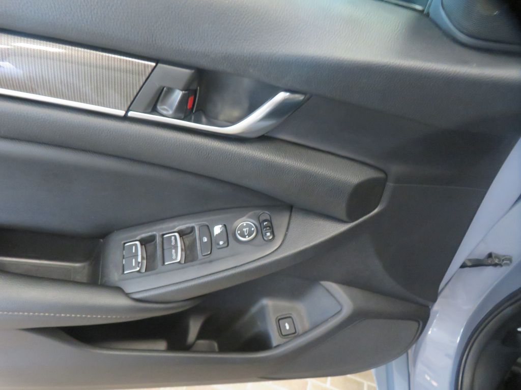 Photo 14 of this HONDA ACCORD