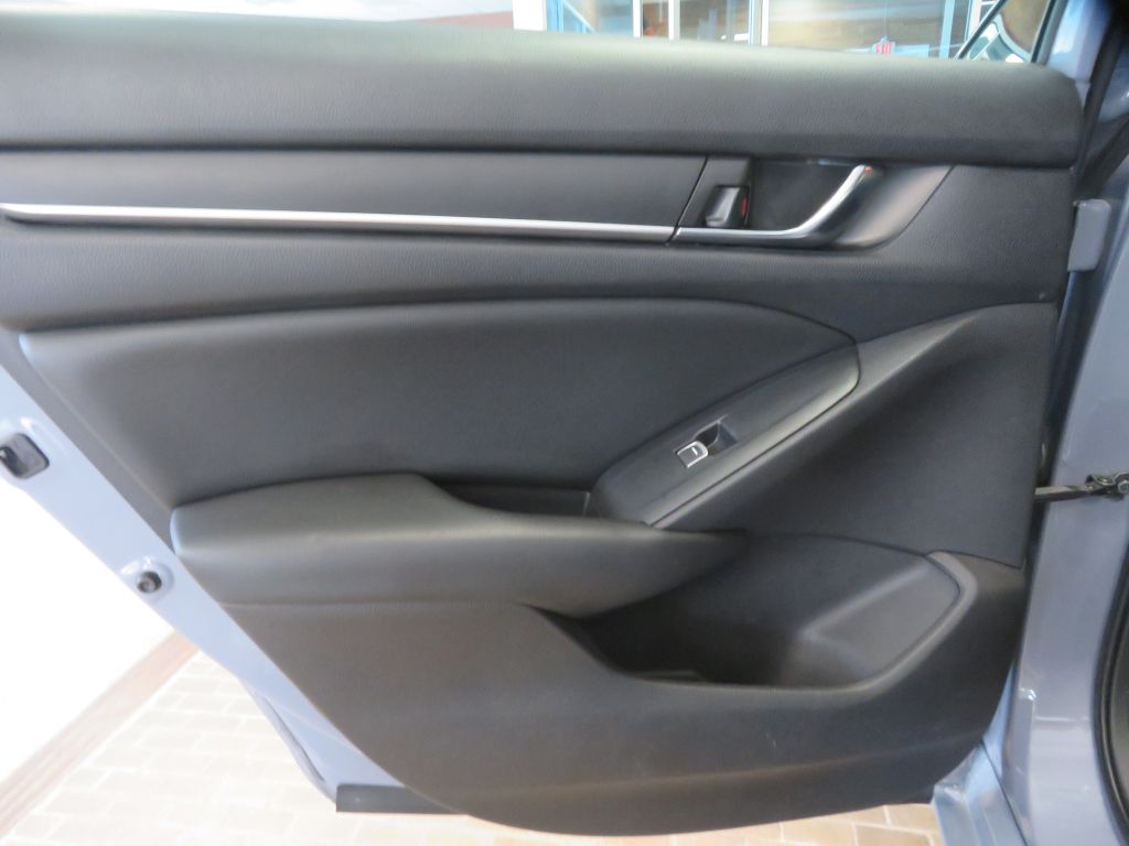 Photo 17 of this HONDA ACCORD