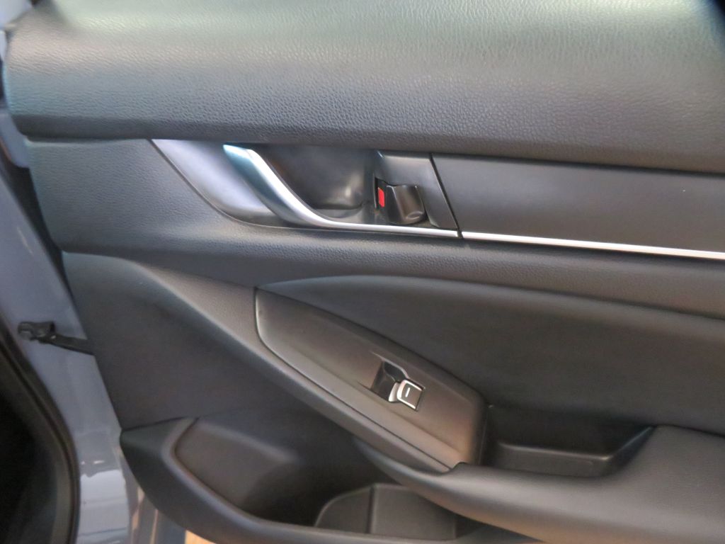 Photo 21 of this HONDA ACCORD