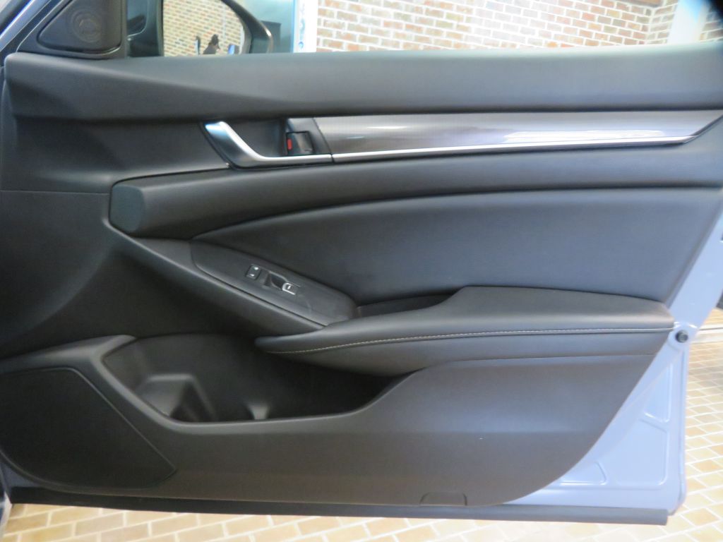 Photo 23 of this HONDA ACCORD