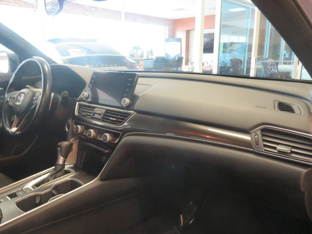 Photo 28 of this HONDA ACCORD