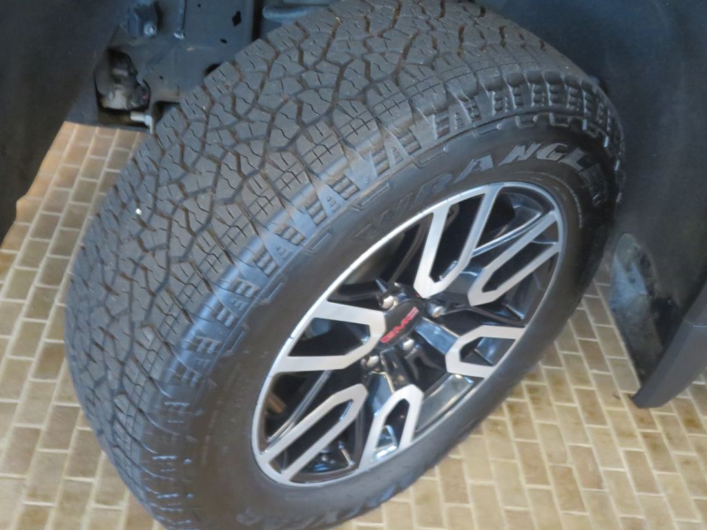 Photo 11 of this GMC SIERRA