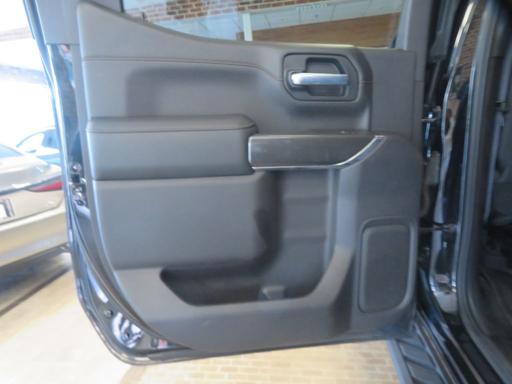Photo 18 of this GMC SIERRA