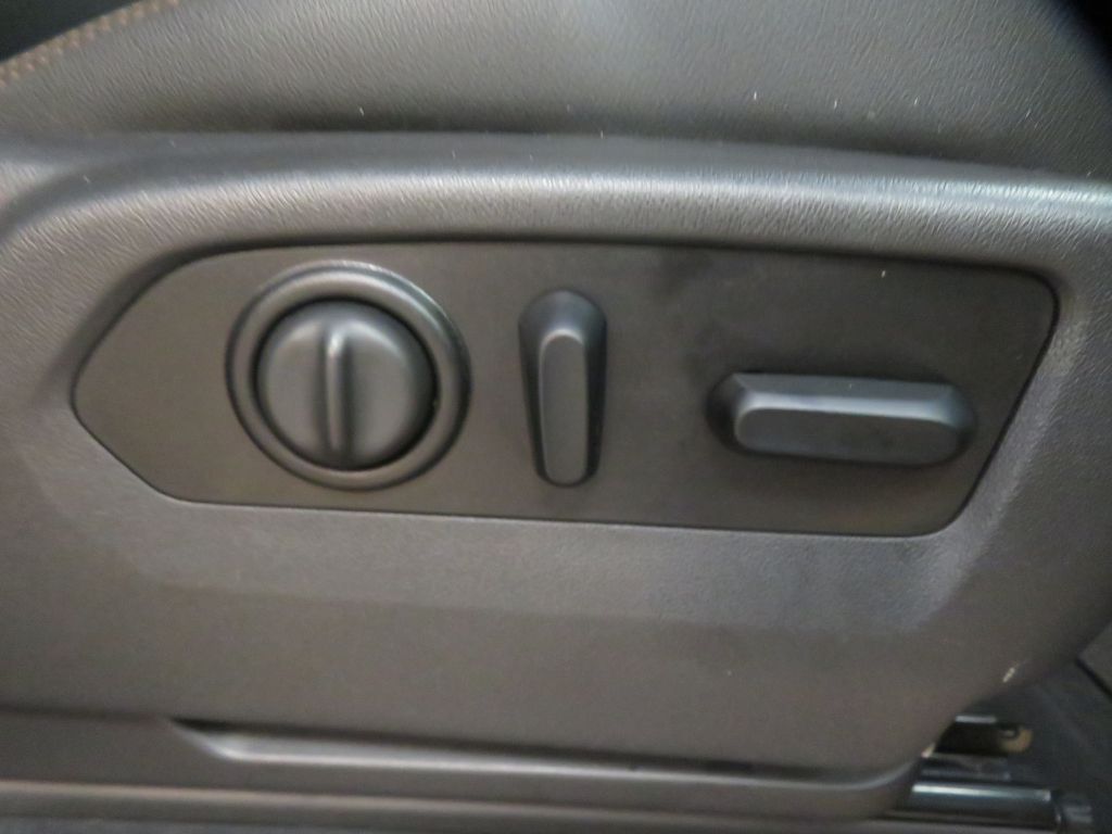 Photo 27 of this GMC SIERRA