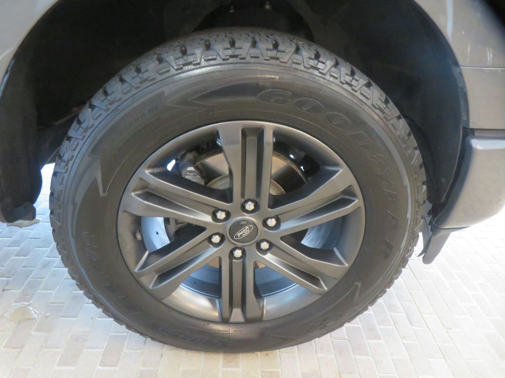 Photo 10 of this FORD F150