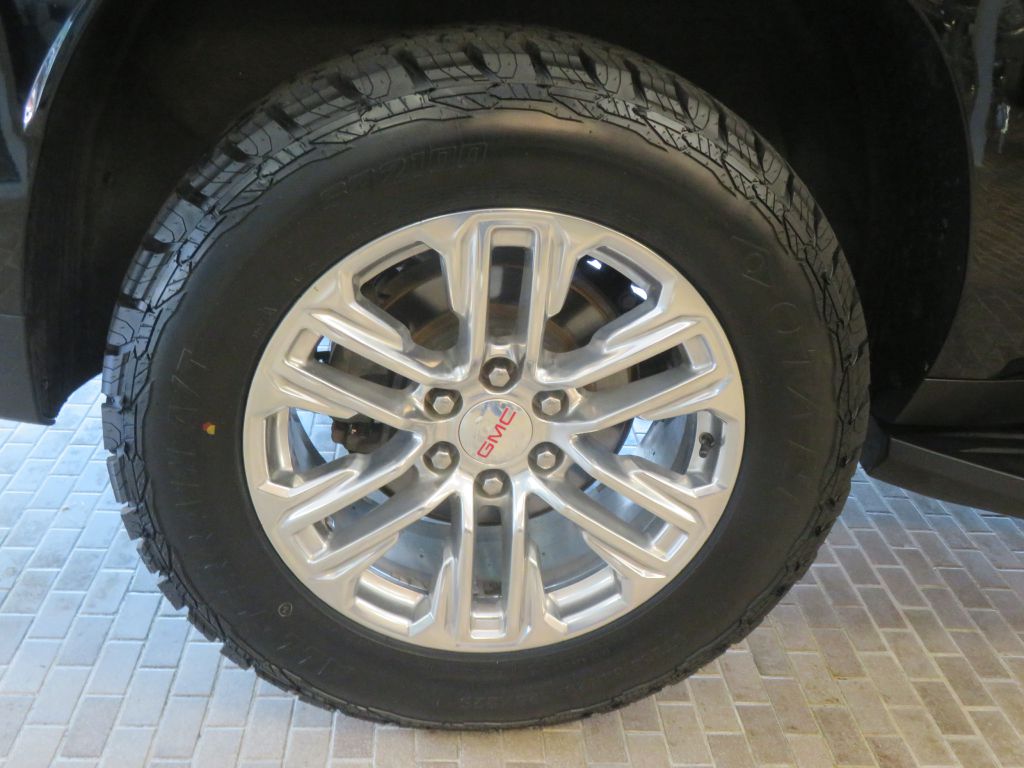 Photo 10 of this GMC YUKON XL