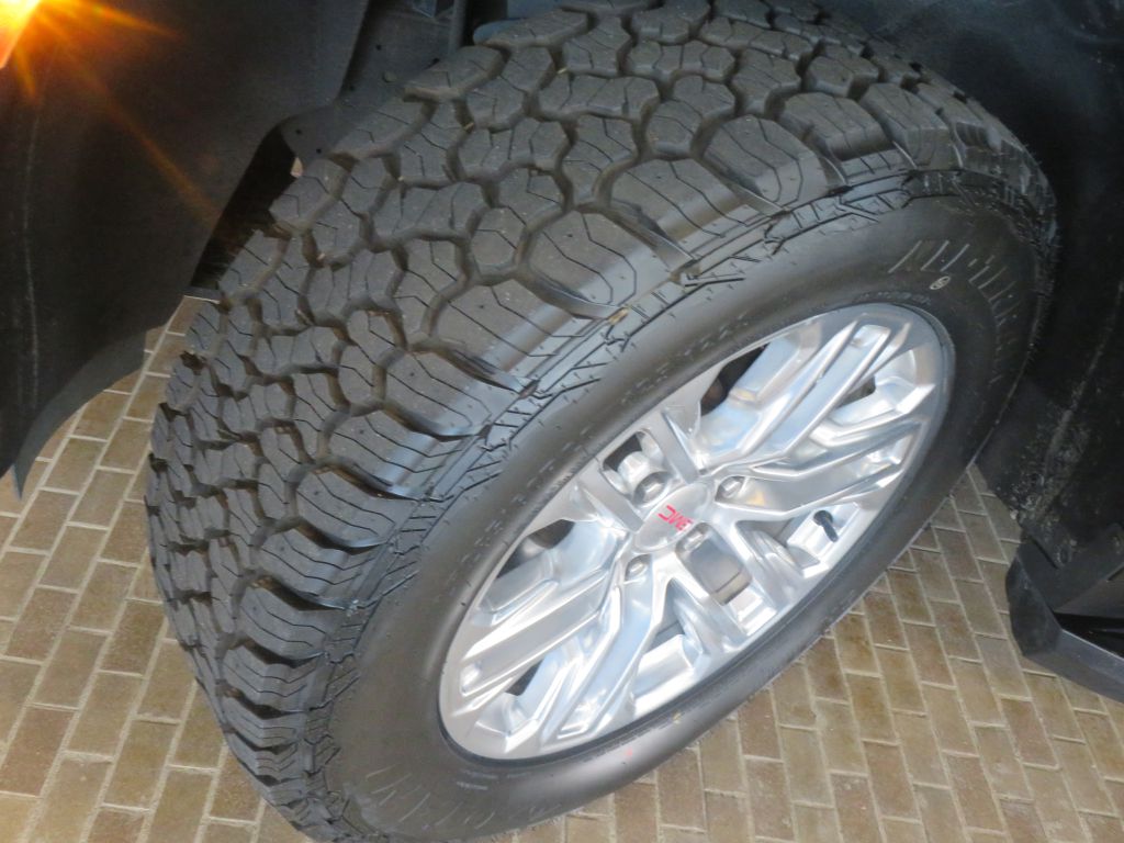 Photo 12 of this GMC YUKON XL