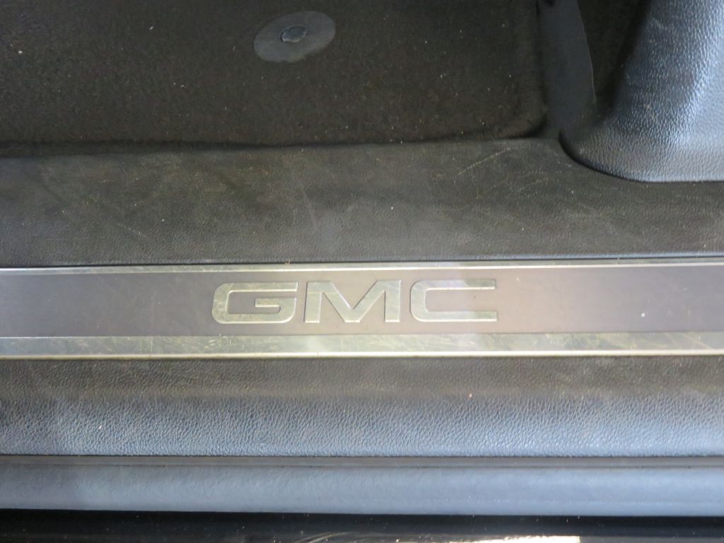 Photo 18 of this GMC YUKON XL