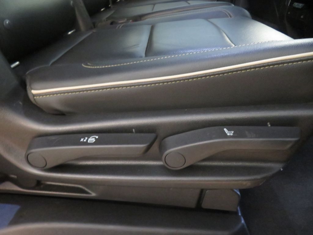 Photo 27 of this GMC YUKON XL