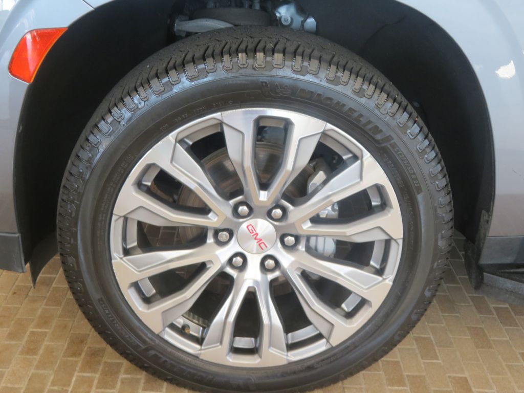 Photo 7 of this GMC YUKON