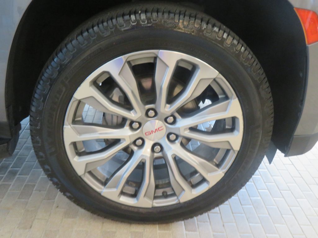 Photo 10 of this GMC YUKON