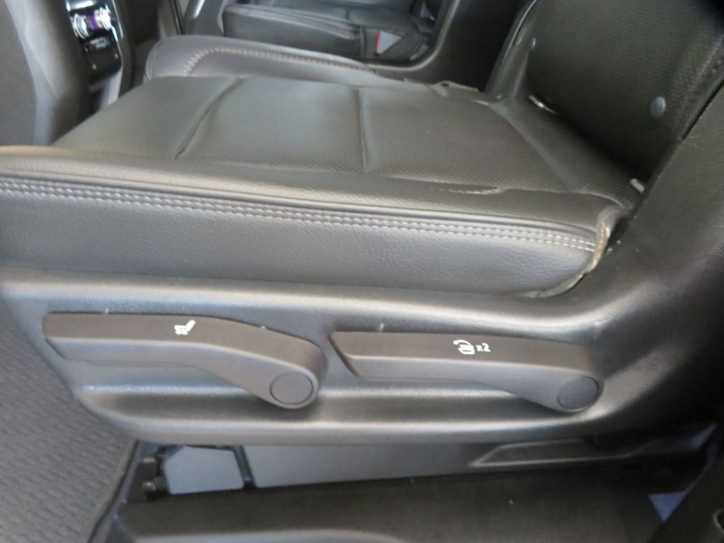 Photo 21 of this GMC YUKON