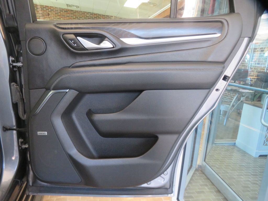 Photo 23 of this GMC YUKON