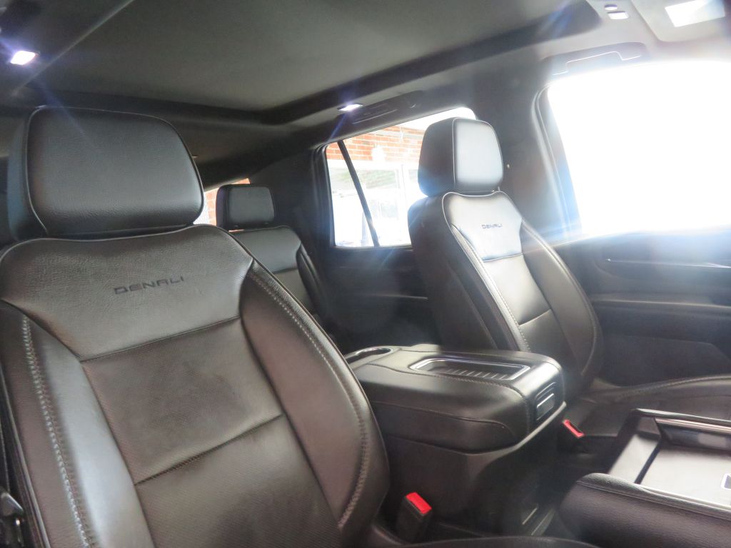 Photo 32 of this GMC YUKON
